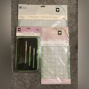 Cricut NEW tool kit, small and large cutting mats